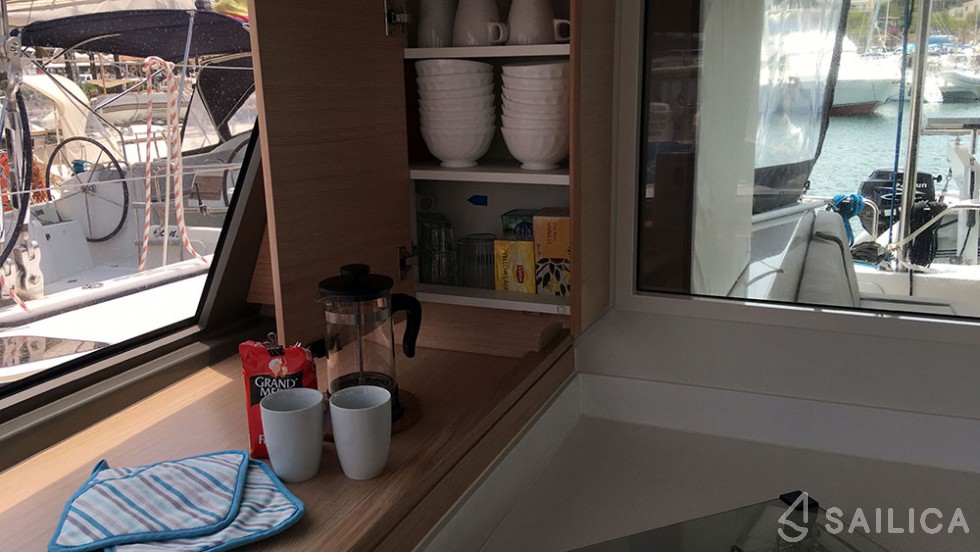 Nautitech 40 open NEW - 4 + 2 cab. - Yacht Charter Sailica