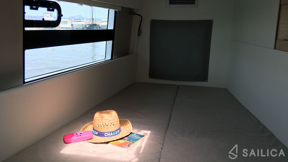 Nautitech 40 open NEW - 4 + 2 cab. - Yacht Charter Sailica