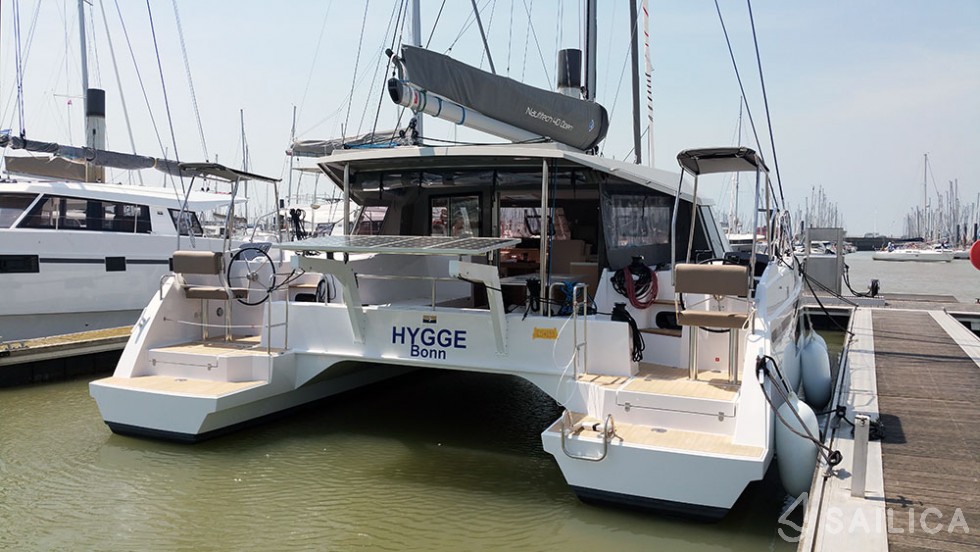 Nautitech 40 open NEW - 4 + 2 cab. - Yacht Charter Sailica