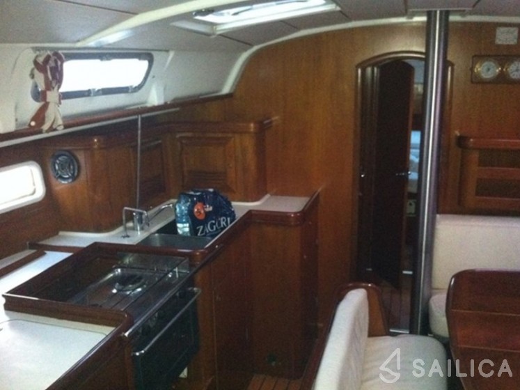 Oceanis 41.1 - Yacht Charter Sailica
