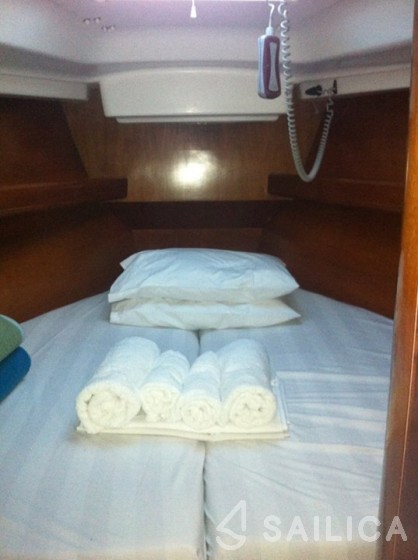 Oceanis 41.1 - Yacht Charter Sailica