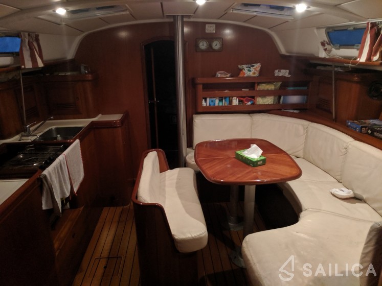 Oceanis 41.1 - Yacht Charter Sailica