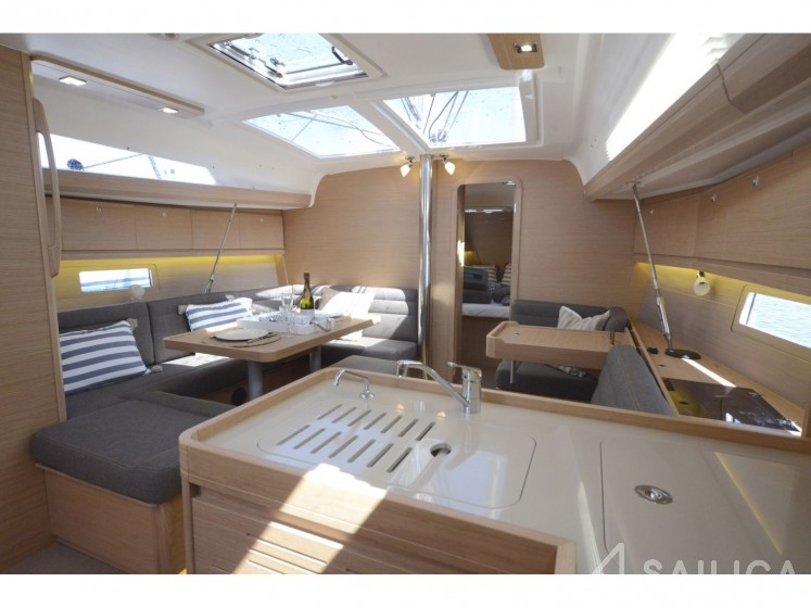 Dufour 412 GL - Yacht Charter Sailica