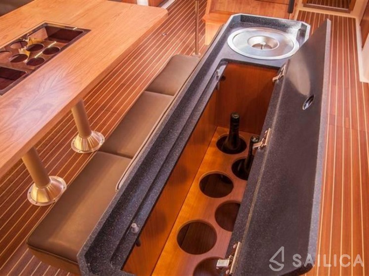 Hanse 505 - Yacht Charter Sailica