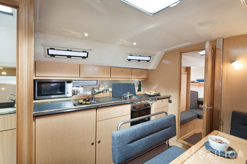 Bavaria 40 Cruiser S - Yacht Charter Sailica