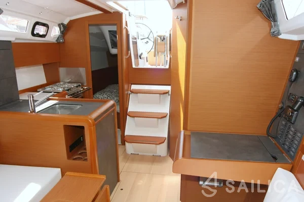 Sun Odyssey 349 - Yacht Charter Sailica