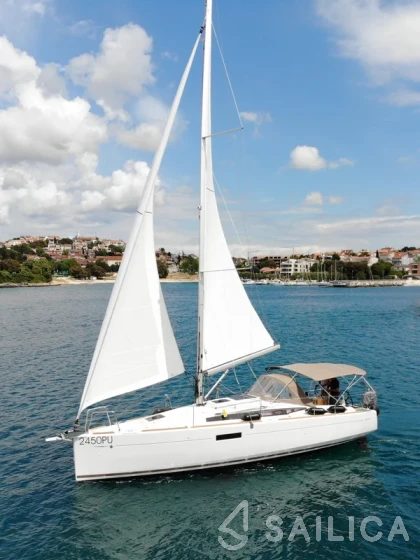 Sun Odyssey 349 - Yacht Charter Sailica