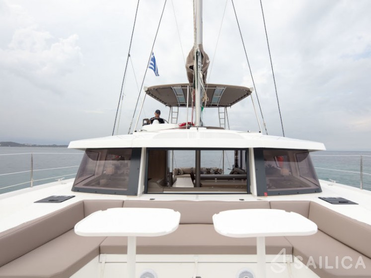 Bali 4.1 - Yacht Charter Sailica