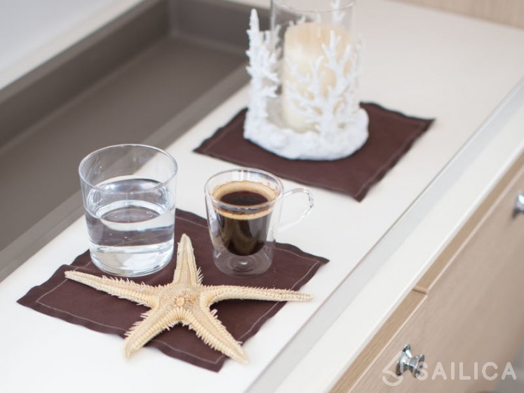 Bali 4.1 - Yacht Charter Sailica