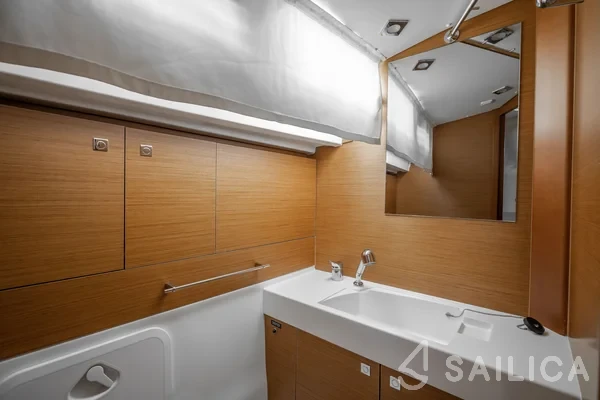 Sun Odyssey 479 - Yacht Charter Sailica