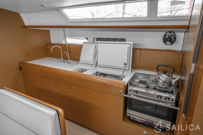 Sun Odyssey 479 - Yacht Charter Sailica