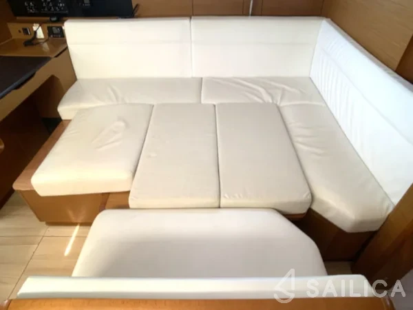 Sun Odyssey 519 - Yacht Charter Sailica