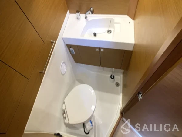 Sun Odyssey 519 - Yacht Charter Sailica