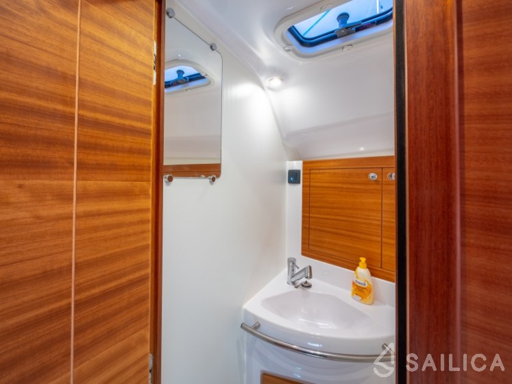 Elan Impression 40.1 - Yacht Charter Sailica