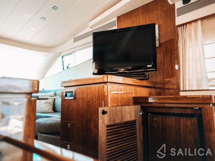Elegance 60 Fly - Yacht Charter Sailica
