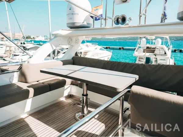 Elegance 60 Fly - Yacht Charter Sailica