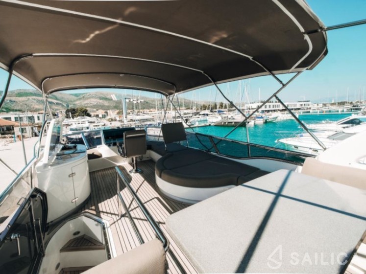 Elegance 60 Fly - Yacht Charter Sailica