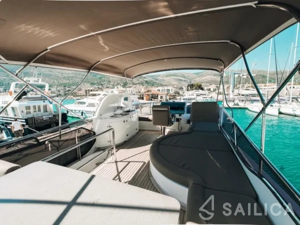 Elegance 60 Fly - Yacht Charter Sailica