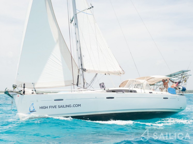 Oceanis 43 - Yacht Charter Sailica