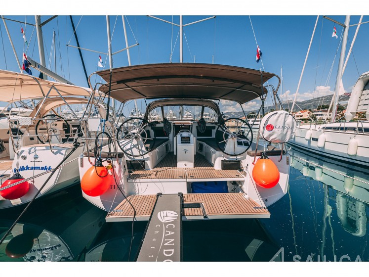 Sun Odyssey 410 - Yacht Charter Sailica