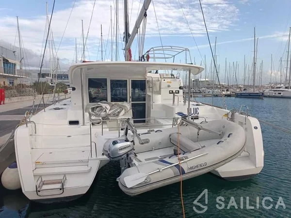 Lagoon 40 - Yacht Charter Sailica