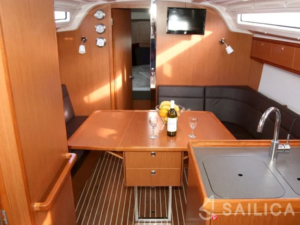 Bavaria 37 Cruiser - Yacht Charter Sailica