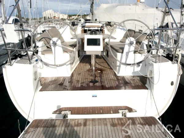 Bavaria 37 Cruiser - Yacht Charter Sailica