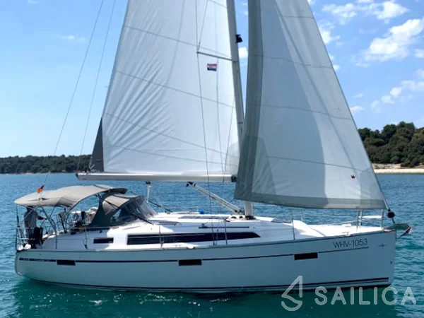 Bavaria 37 Cruiser - Yacht Charter Sailica