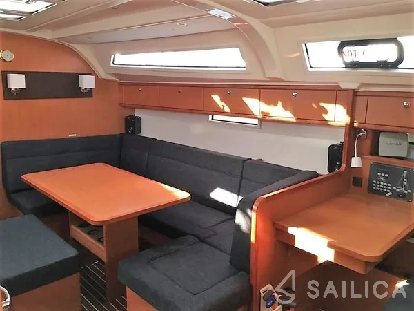 Bavaria 41 Cruiser - Yacht Charter Sailica
