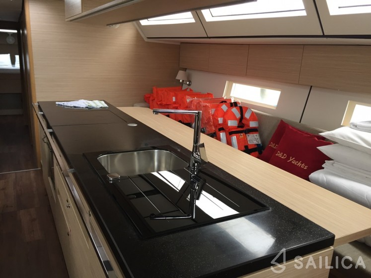 D&D Kufner 54.2 - Yacht Charter Sailica