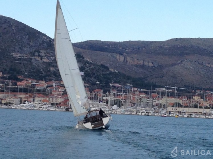 D&D Kufner 54.2 - Yacht Charter Sailica