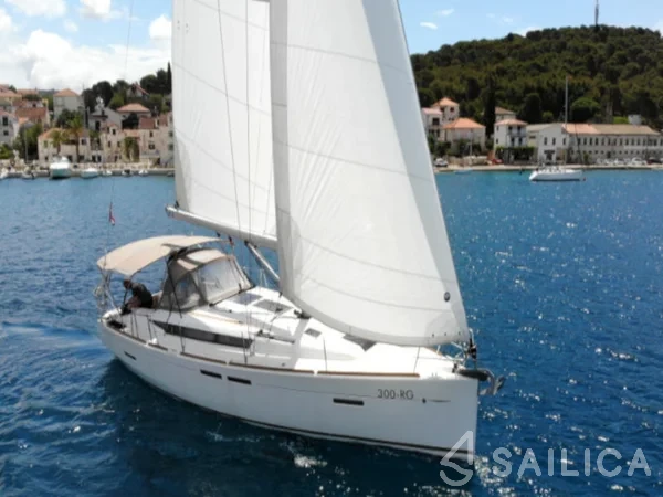 Sun Odyssey 419 - Yacht Charter Sailica