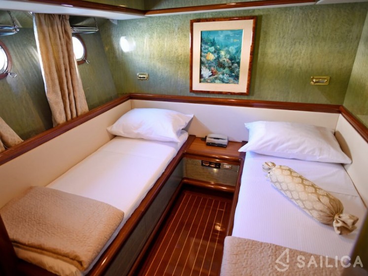 Motoryacht - Yacht Charter Sailica