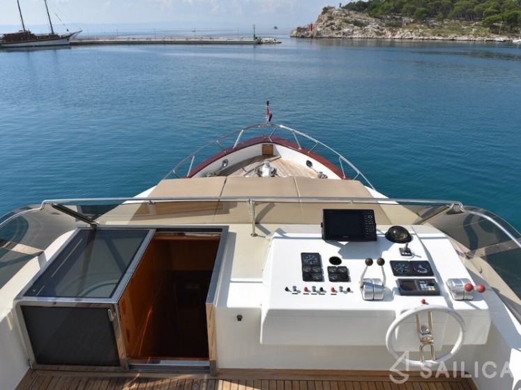 Motoryacht - Yacht Charter Sailica