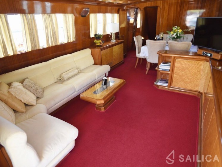 Motoryacht - Yacht Charter Sailica