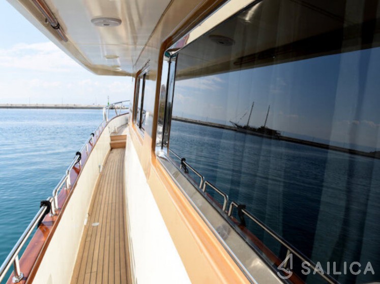 Motoryacht - Yacht Charter Sailica