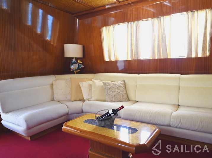 Motoryacht - Yacht Charter Sailica