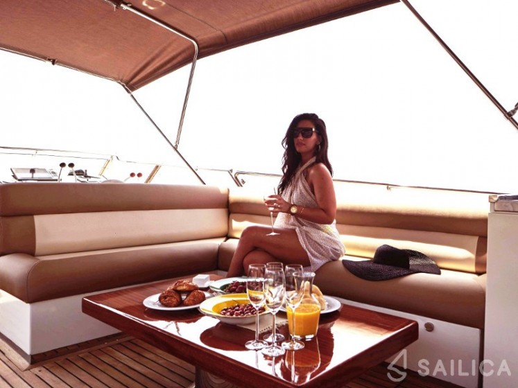 Motoryacht - Yacht Charter Sailica