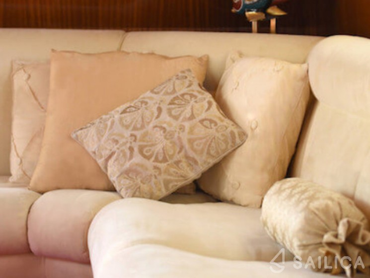 Motoryacht - Yacht Charter Sailica