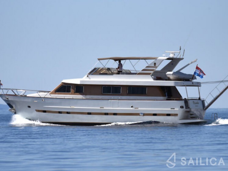 Motoryacht - Yacht Charter Sailica