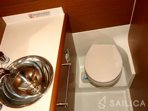 Sun Odyssey 419 - Yacht Charter Sailica