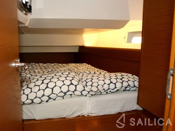 Sun Odyssey 419 - Yacht Charter Sailica