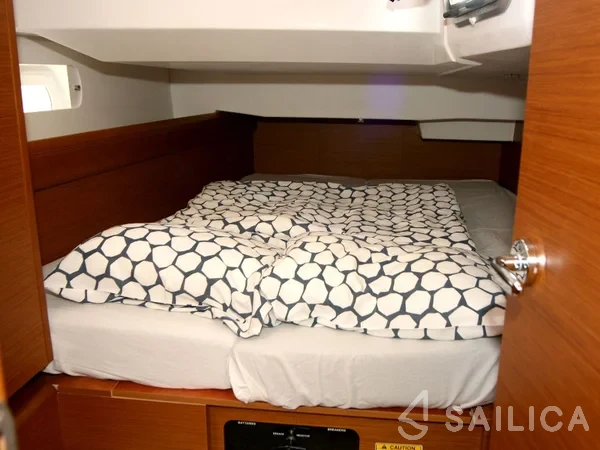 Sun Odyssey 419 - Yacht Charter Sailica