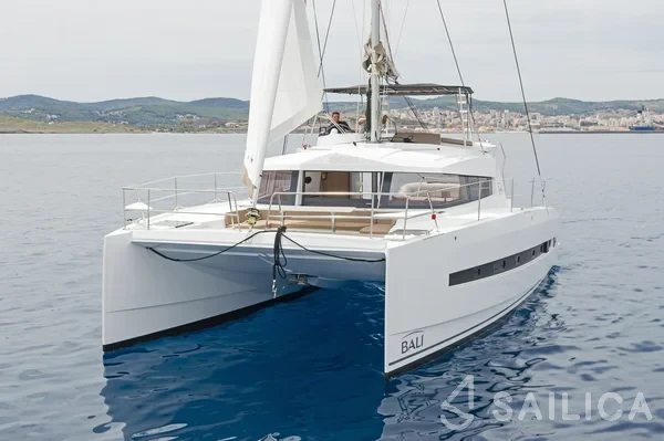 Bali 4.1 - Yacht Charter Sailica