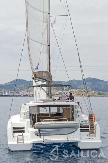 Bali 4.1 - Yacht Charter Sailica