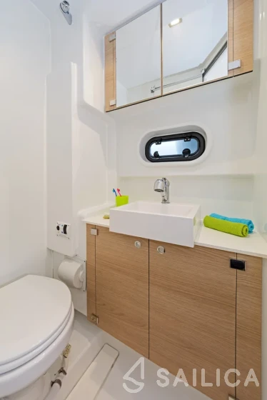 Bali 4.1 - Yacht Charter Sailica