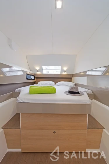 Bali 4.1 - Yacht Charter Sailica