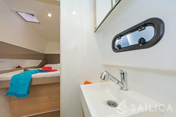 Bali 4.1 - Yacht Charter Sailica
