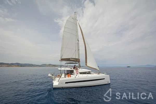 Bali 4.1 - Yacht Charter Sailica