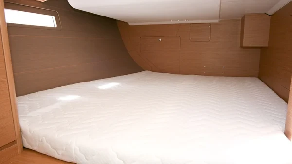 Dufour 412 GL - Yacht Charter Sailica